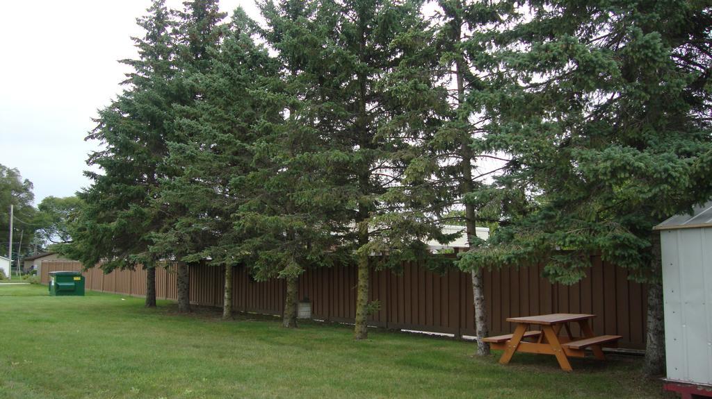 Pinconning Trail Inn Motel 외부 사진
