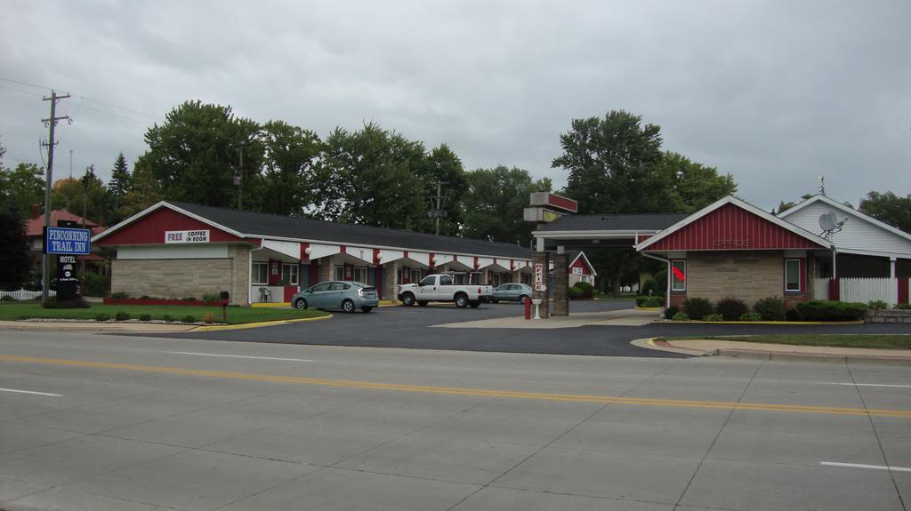 Pinconning Trail Inn Motel 외부 사진