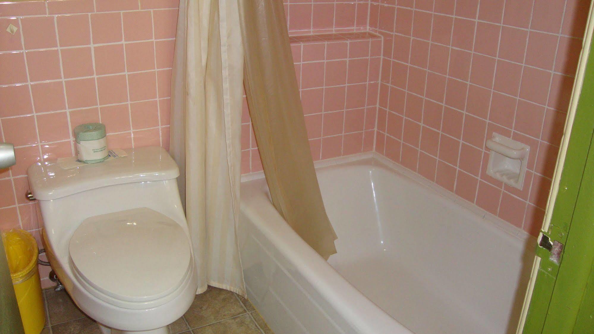 Pinconning Trail Inn Motel 외부 사진