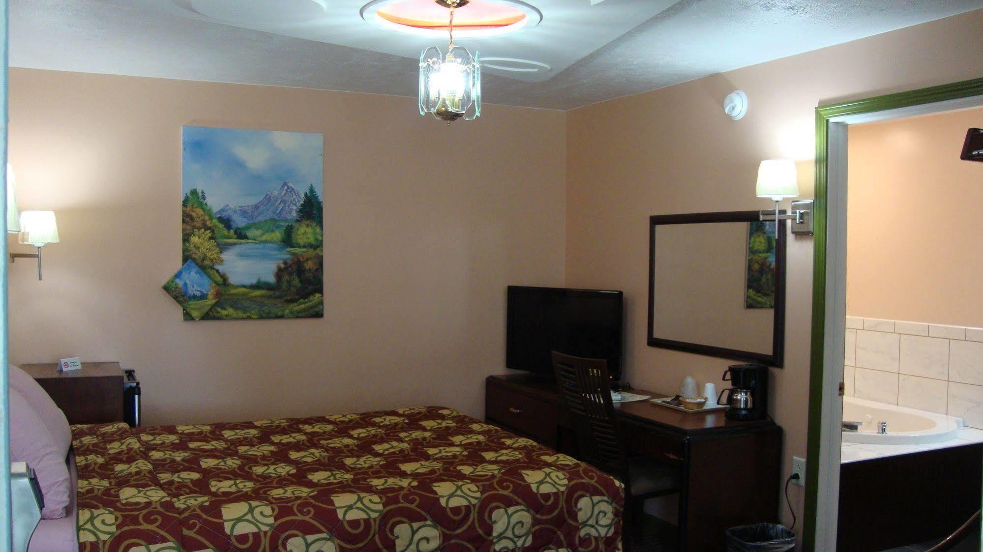 Pinconning Trail Inn Motel 외부 사진