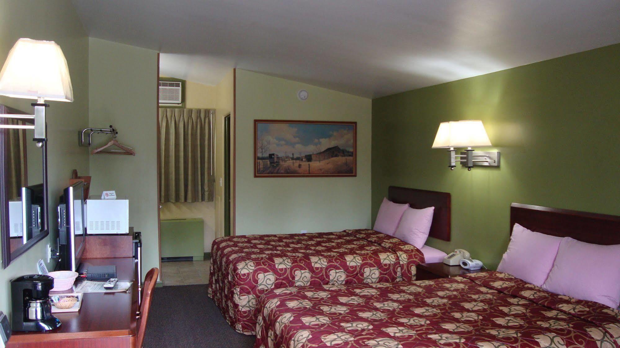 Pinconning Trail Inn Motel 외부 사진