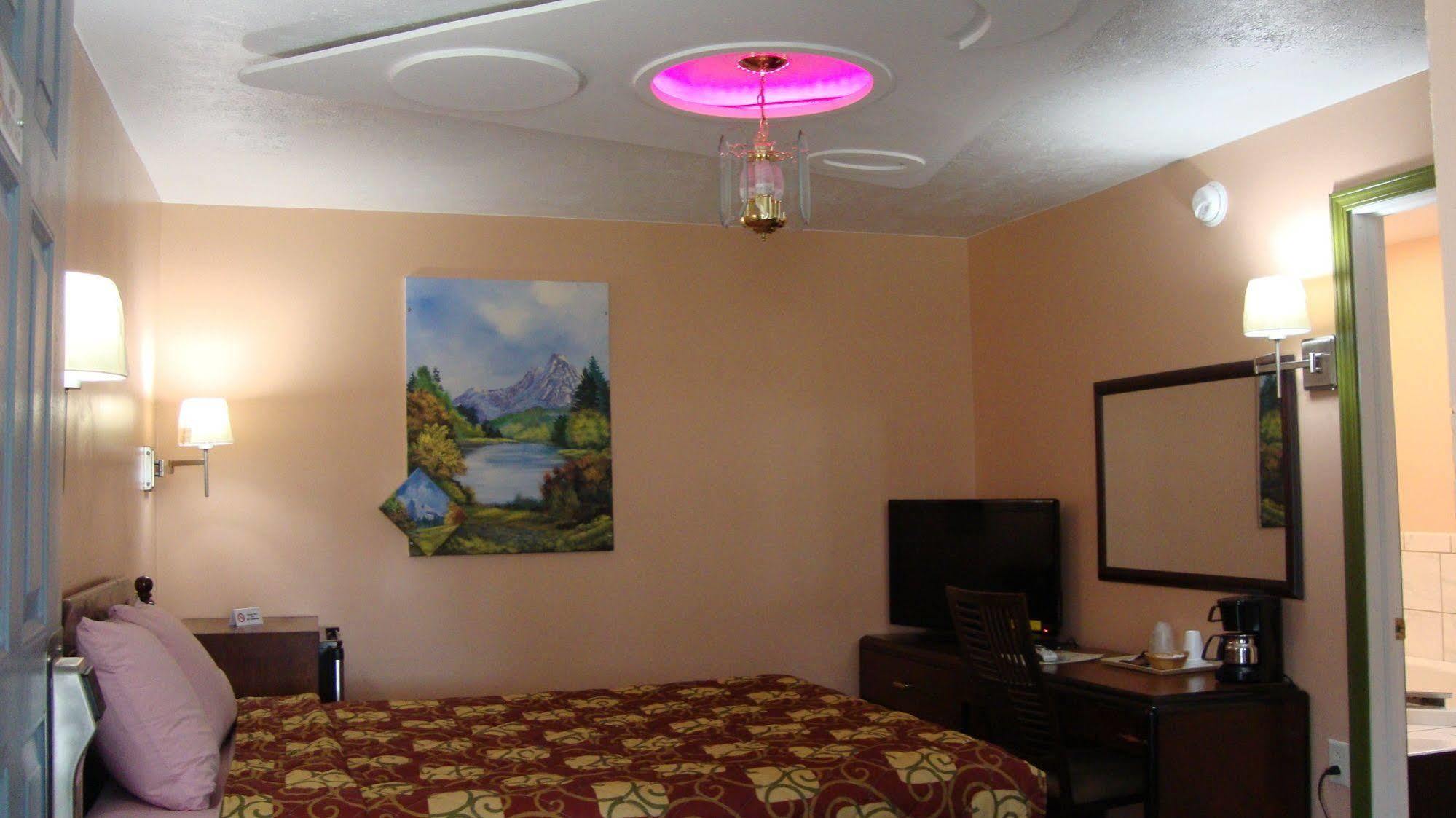 Pinconning Trail Inn Motel 외부 사진
